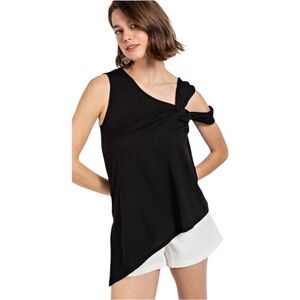 EDGE THEORY ASYMMETRICAL TWIST NECK TOP
Classic Black